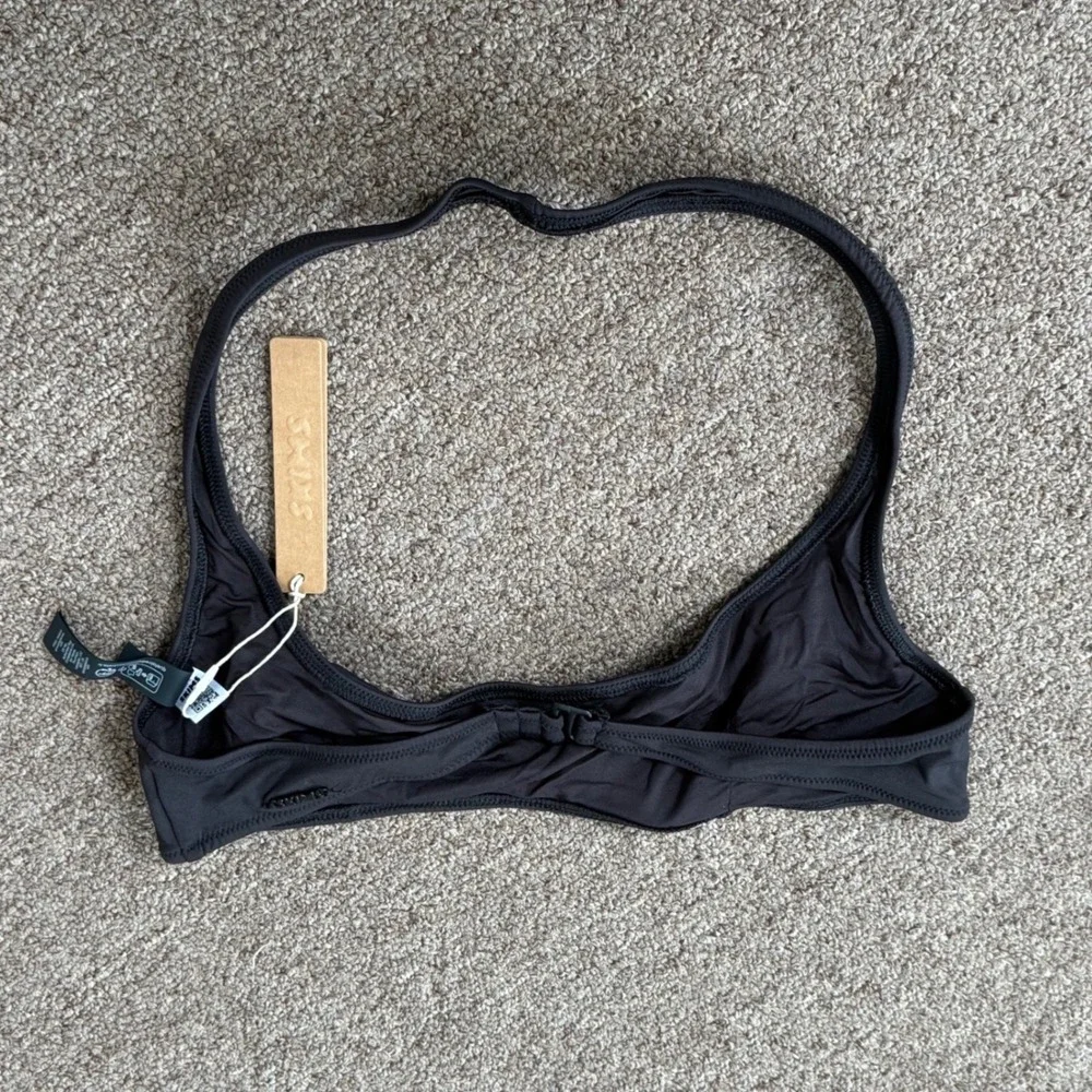 SKIMS Signature Swim Halter Scoop Bikini Top Onyx Black BT-SCP-10066W Size M NWT
